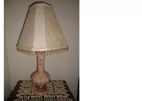 2 VINTAGE BEDROOM LAMPS